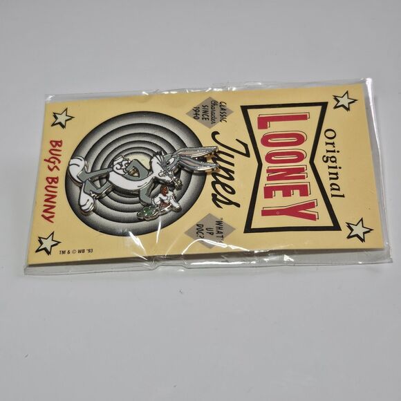 *Sale* Looney Tunes Lapel Pin Bugs Bunny 1993 Warner Brothers Eating Carrot - Picture 7 of 10